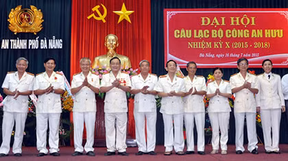 CLB Công an hưu trí TP Đà Nẵng đón Huân chương Bảo vệ Tổ quốc