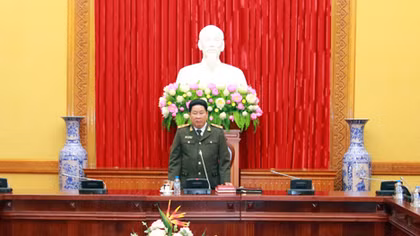 Thứ trưởng Bùi Văn Thành làm việc về triển khai Cụm Kho, Trường CAND tại Hà Nam