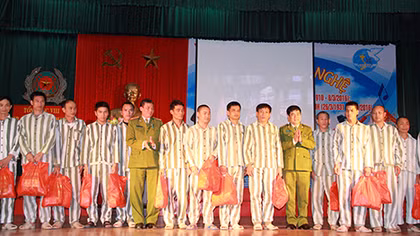 Giao lưu “Thắp sáng ước mơ”