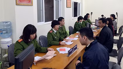 Người dân cần mang những giấy tờ gì khi làm thẻ Căn cước công dân?