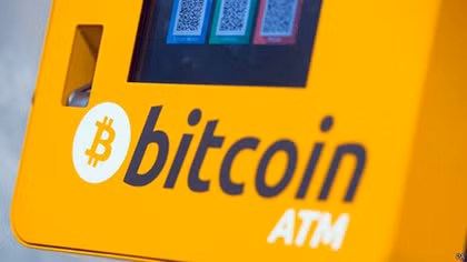Đằng sau sự xuất hiện bất ngờ của "cha đẻ" Bitcoin
