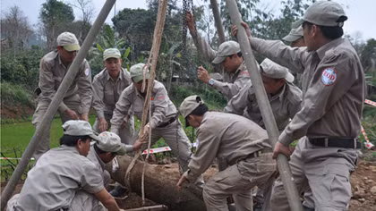 Đào giếng "chạm" ngay bom khủng