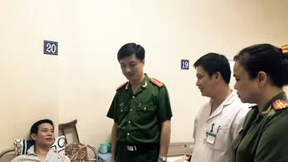 Một cán bộ Công an bị thương khi triệt phá "boongke" ma túy 