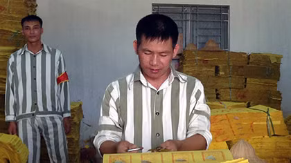 Hành trình về với cuộc đời
