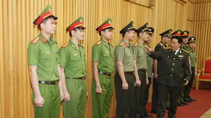 Những điểm mới trong trang phục xuân hè CAND