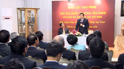 Chủ tịch nước Trương Tấn Sang thăm Đại sứ quán Việt Nam tại Iran