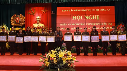 Triển khai công tác Hội và phong trào phụ nữ Bộ Công an năm 2016