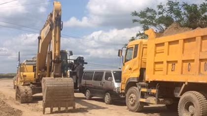 Điều tra việc có hay không chuyện doanh nghiệp “nhốt” xe công vụ