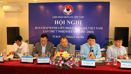 Tít mù rồi lại vòng quanh...