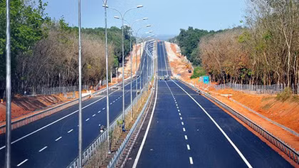 Đề xuất đầu tư một số đoạn đường Hồ Chí Minh quy mô cao tốc