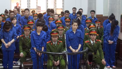 Xét xử vợ chồng hờ ‘nuôi’ tiếp viên bán ma túy ở Hà Nội