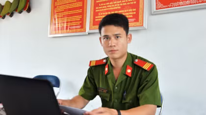 Một trinh sát trẻ năng động