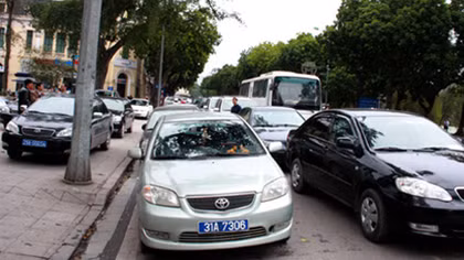 Hà Nội khoán kinh phí tự túc phương tiện đi công tác, hạn chế xe công