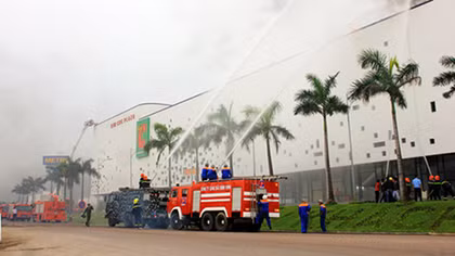 Diễn tập chữa cháy tại Trung tâm thương mại Big C Quy Nhơn