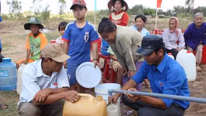 Những giọt "nước ngọt nghĩa tình"