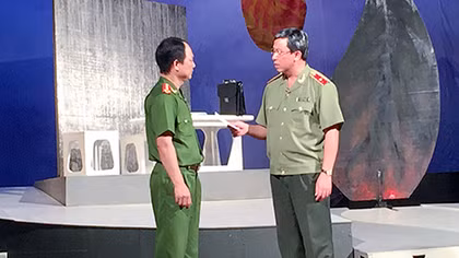 Chân thực, phong phú và đa sắc màu