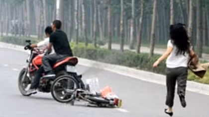 Ổ nhóm vị thiếu niên đi cướp lấy tiền sống bầy đàn