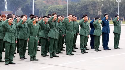Hơn 2.000 thanh niên Hà Nội tình nguyện viết đơn xin nhập ngũ