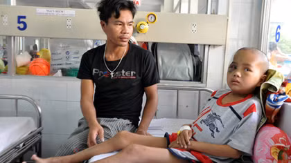 Khối nang sán dải heo suýt “ăn” mất não cậu bé 16 tuổi