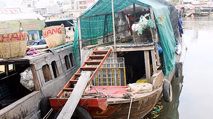 Xóm chợ thuyền những ngày cuối năm