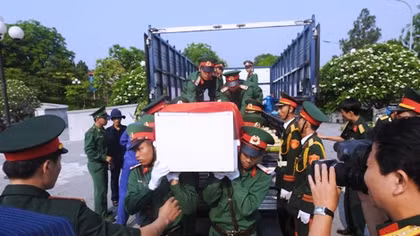 An táng 37 hài cốt liệt sĩ quân tình nguyện Việt Nam hy sinh tại Lào