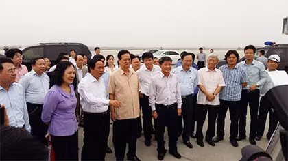 Đồng chí Nguyễn Tấn Dũng tiếp xúc cử tri tại Hải Phòng