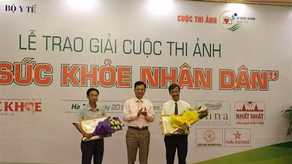 Trao giải cuộc thi ảnh "Vì sức khỏe nhân dân”