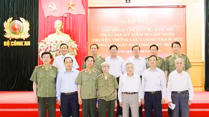 Gặp mặt cán bộ hưu trí làm công tác tham mưu nhân kỷ niệm 70 năm Ngày truyền thống