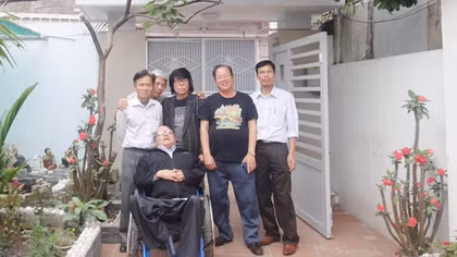 Con chim thiêng vẫn bay… 