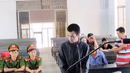 Gạ cháu gái của bạn làm chuyện người lớn