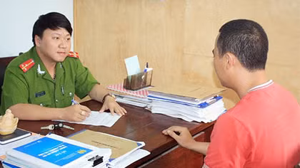 Bắn thử súng hơi trúng nhà hàng xóm