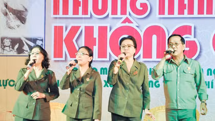 Có một trường học lớn cho thanh niên