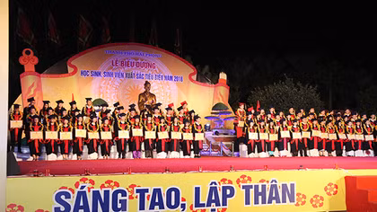 Hải Phòng chi gần 1 tỷ đồng biểu dương học sinh, sinh viên tiêu biểu 