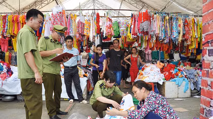 Kiên quyết không để hình thành các tụ điểm tập trung hàng lậu, hàng giả