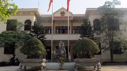 Chủ tịch phường bị đình chỉ công tác vì lơ là chống dịch 