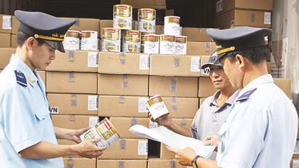 Cảnh cáo, điều chuyển công tác 5 công chức Hải quan cửa khẩu La Lay