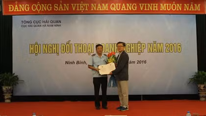 Hải quan Hà Nam Ninh đối thoại với 200 doanh nghiệp