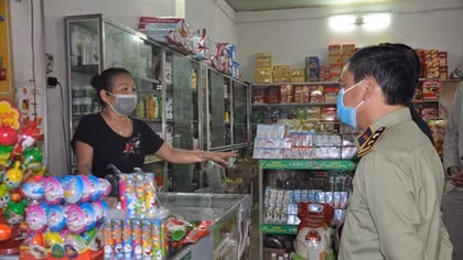 Đảm bảo nhu yếu phẩm cho người dân các tỉnh miền Trung