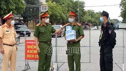Bắc Giang đề nghị hỗ trợ, cho phép lưu thông các phương tiện vận chuyển hàng hoá