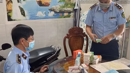 Quản lý thị trường vào cuộc vụ giá thuốc “hỗ trợ COVID-19” tăng đột biến