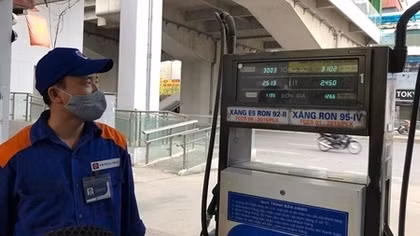 Giá xăng dầu giảm nhẹ