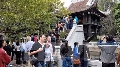 Gần 6,5 triệu lượt khách quốc tế đến Việt Nam
