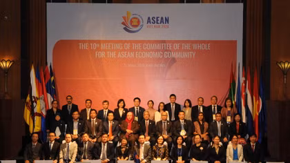 Hội nghị uỷ ban toàn thể về Cộng đồng kinh tế ASEAN lần thứ 10