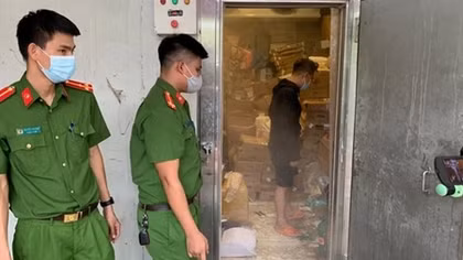 Phát hiện gần 3 tấn thực phẩm không rõ nguồn gốc