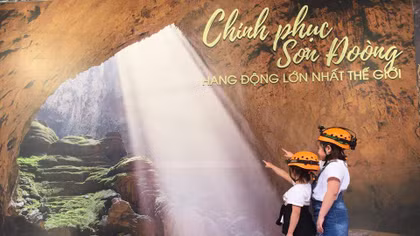Người dân hào hứng tham gia Check-in Sơn Đoòng giữa Hà Nội 