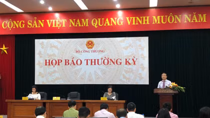 Kéo giảm giá thịt lợn thì phải tái đàn và tăng nhập khẩu