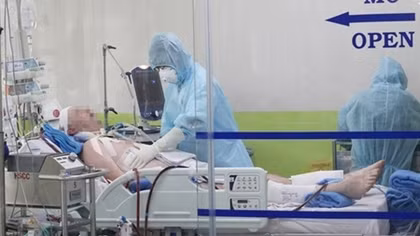 Phi công người Anh vẫn đang được chăm sóc tích cực tại BV Chợ Rẫy