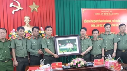 Thứ trưởng Bùi Văn Nam kiểm tra công tác tại Công an tỉnh Đắk Nông