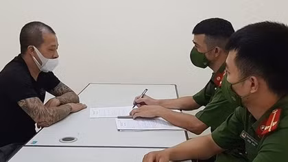 Xử lý 2 vợ chồng chống đối tổ công tác phòng, chống dịch