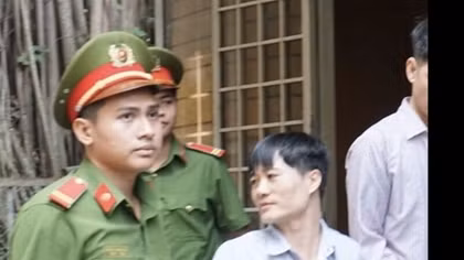 Chém láng giềng gần, lãnh 5 năm 6 tháng tù